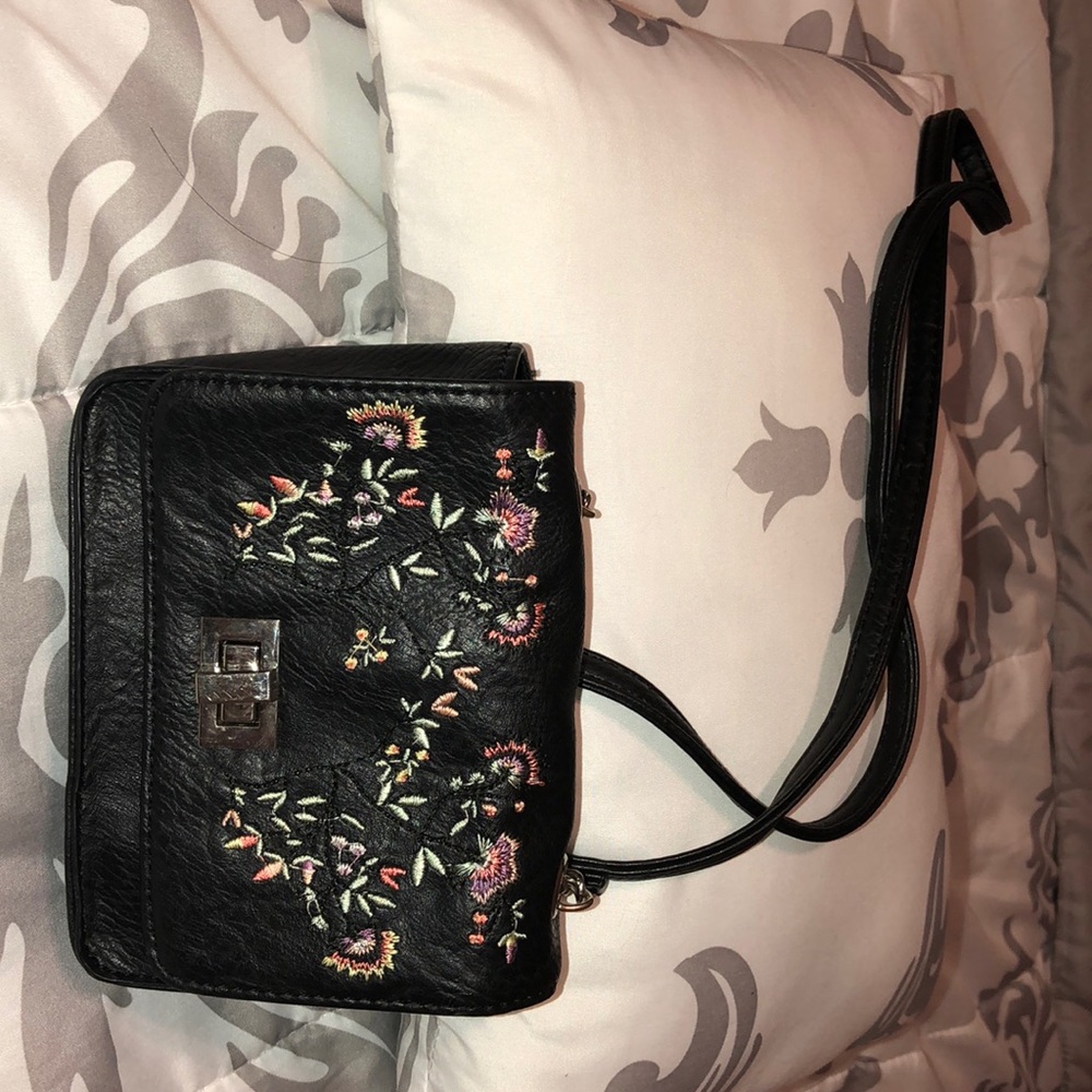 Used purse but looks brand new.